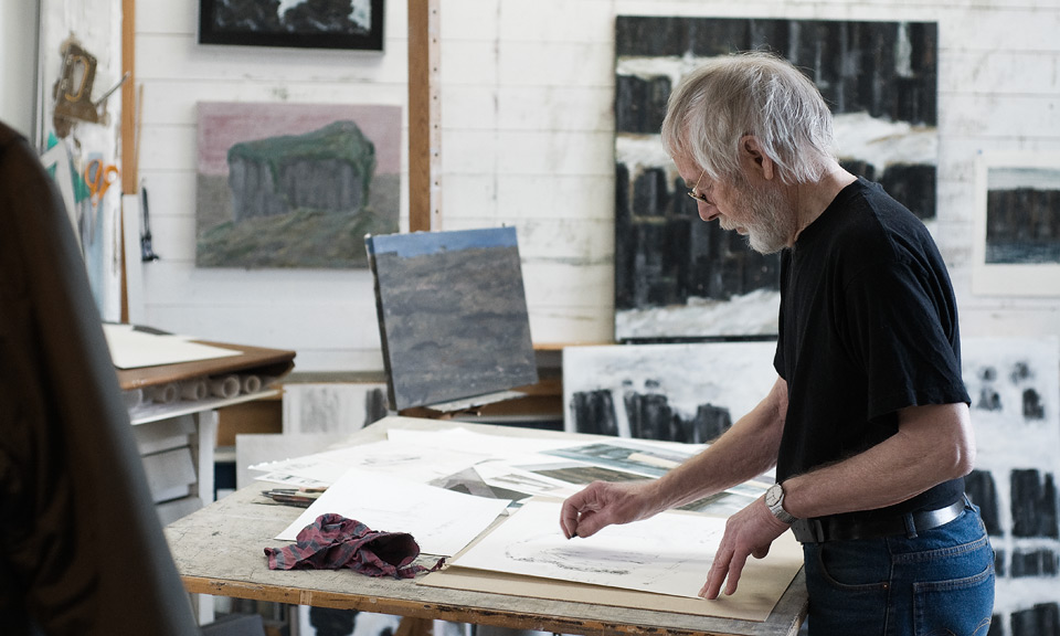 Egil Røed i sitt atelier